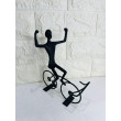 Ciclista Decorativo de Resina Preto